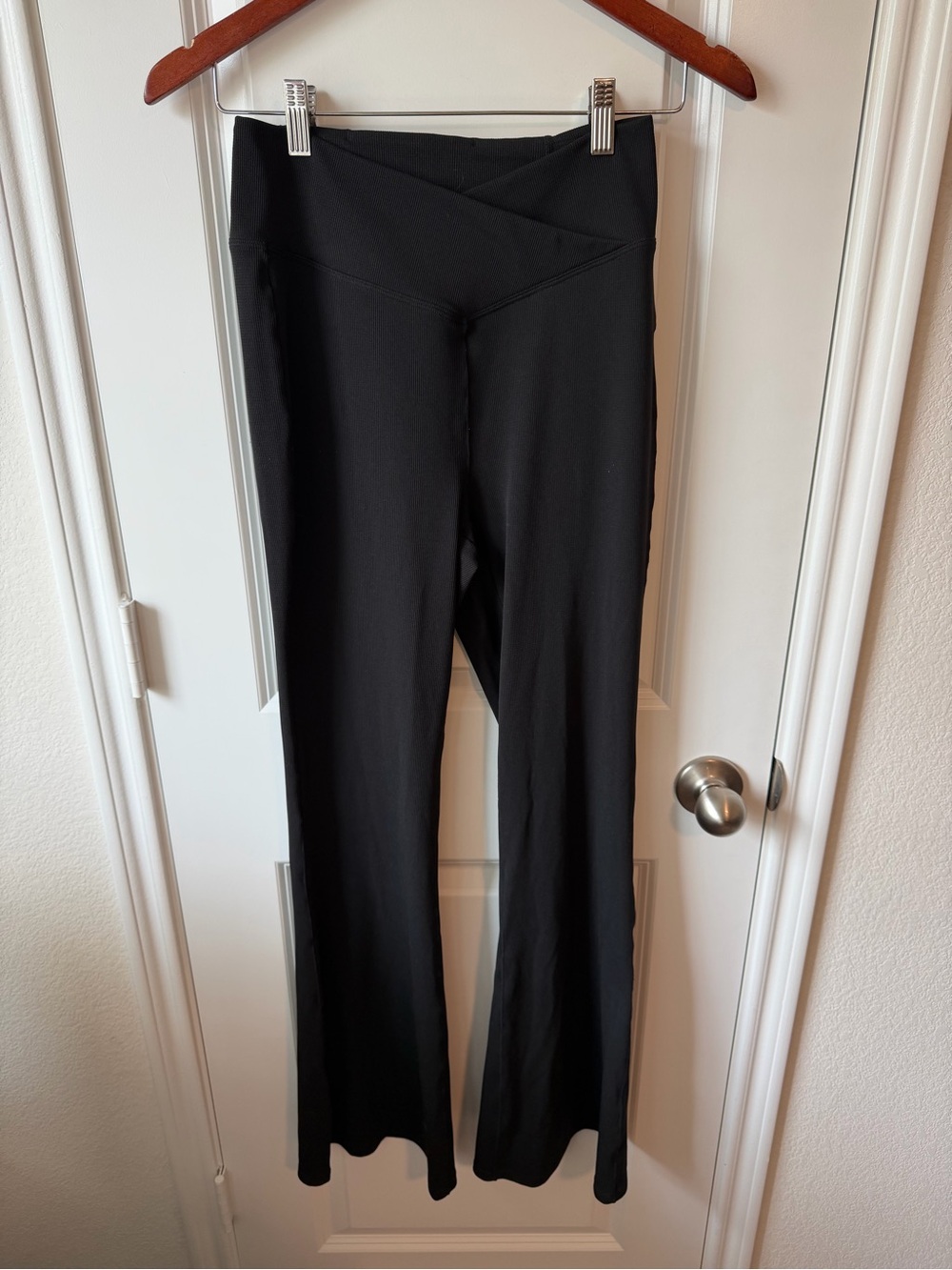 ⚡️Halara Black High-Waist Ribbed Flare Yoga Pants